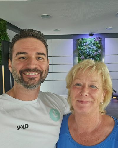 Kundin Regina Keil mit Therapeut